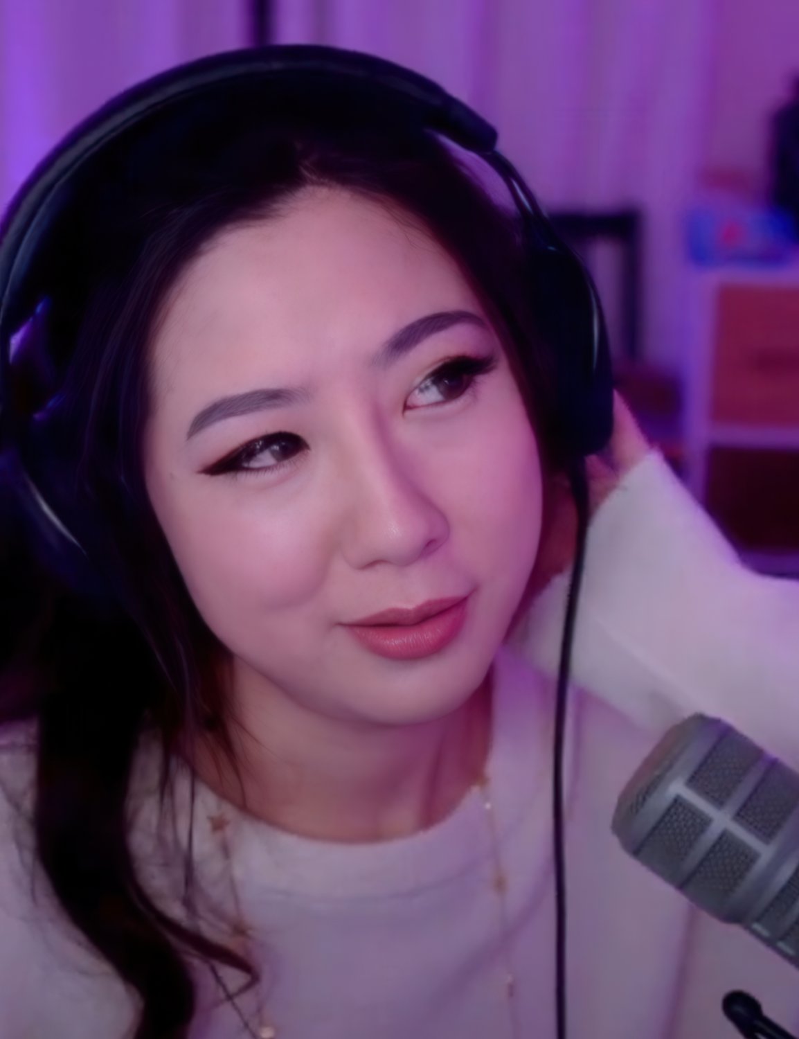 Fuslie [10] #B43EPvFx