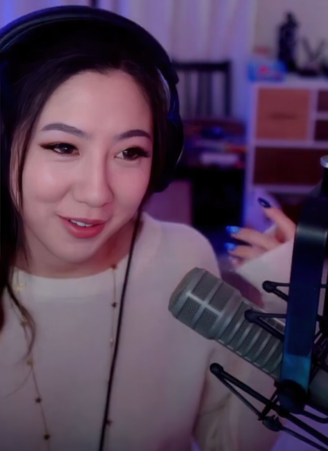 Fuslie [10] #V9iJNCQk