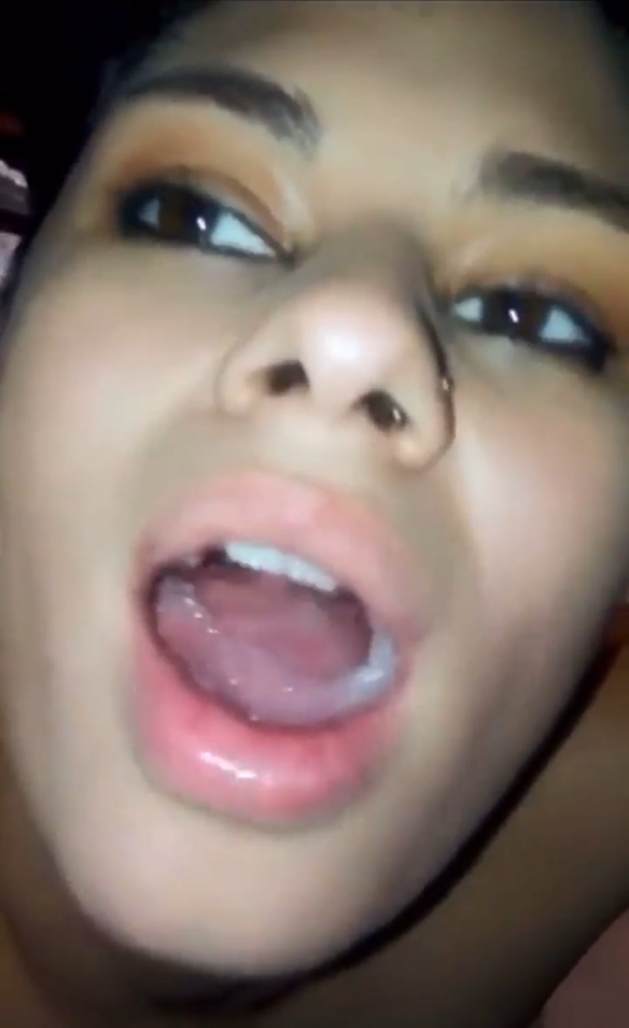 Leitinho na boca da Luana #9azVvNB5